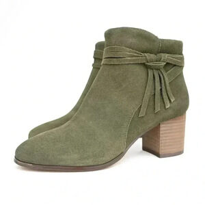 Violet and Red "Jenna" Bootie NWOB